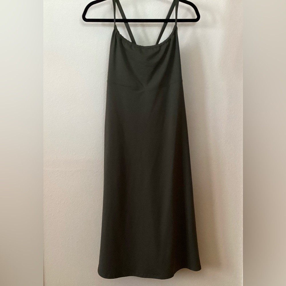 North Face Women’s Dress Convertible Size M Color Olive Green